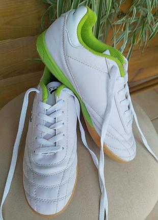 Футзалки 38 розмір  rucanor