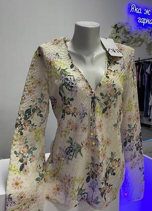Романтична блуза від zara