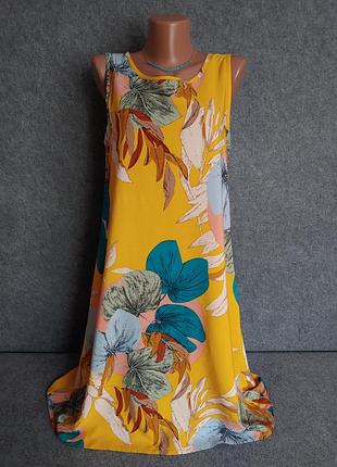 Яркое платье-трапеция из вискозы желтого цвета с сочным цветочным принтом 46-48-50 размера