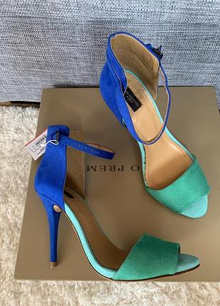 Zara босоніжки на каблуку