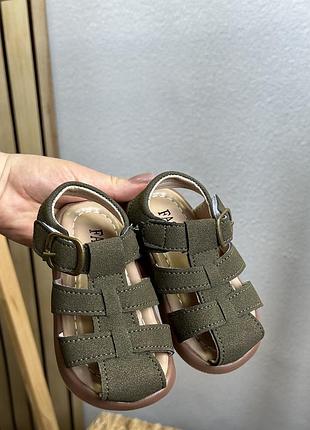 Босоніжки дитячі