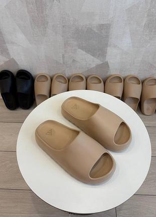 Жіночі шлепанці estate adidas yeezy slide бежеві