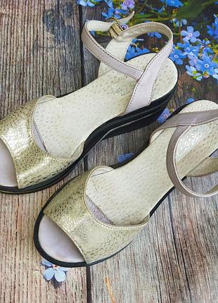 Босоніжки шкіряні2 фото