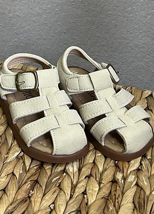 Дитячі босоніжки