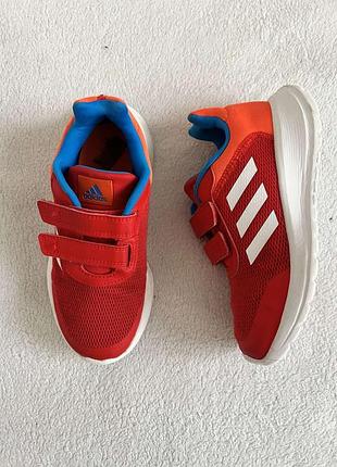 Кросівки фірми adidas 32 розміру по устілці 21 см.