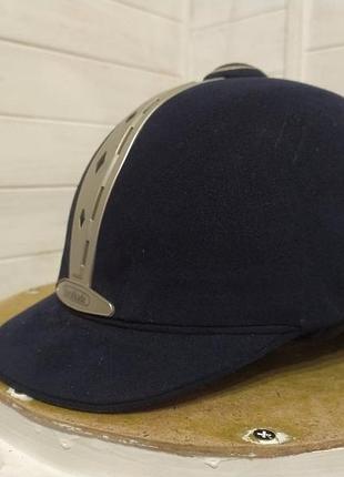 Захисний шолом для верхової їзди