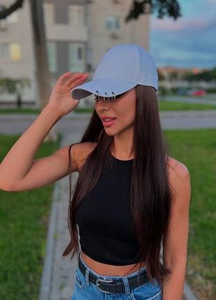 Кепка з кільцями, кепка жіноча