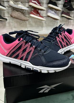 Жіночі спортивні кросівки reebok yourflex для бігу сітка 41 р рожеві