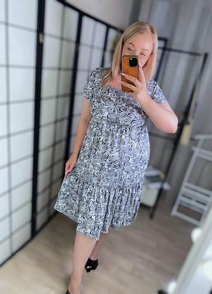 Легкое летнее платье женская батал с черными цветами свободного кроя plus size большие размеры короткий рукав длина миди