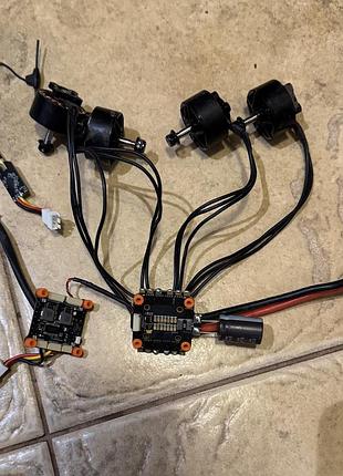 Полётный й котролёр ,электродвигатели по 900kv ,aнтена для fpv дрона .