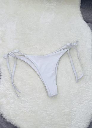Купальні трусики на зав’язках