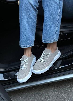 Кеди жіночі замшеві бежеві з перфорацією