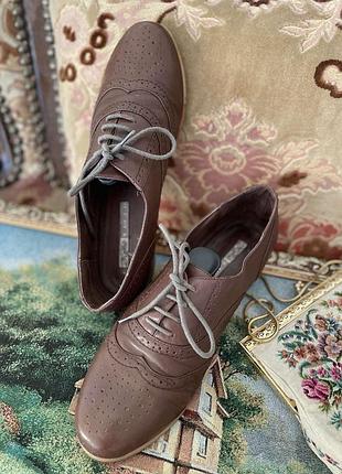 Вінтажні шкіряні черевички оксфорди коричневі 40