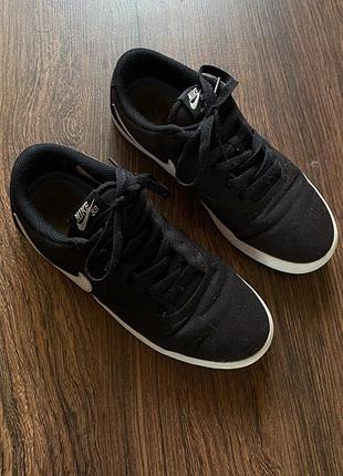 Кеди nike чорного кольору