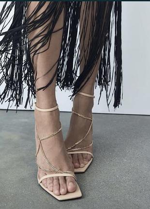 Босоніжки zara