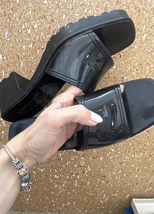 Шльопки bershka