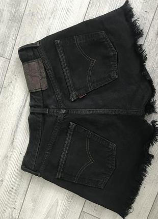 Стильні базові джинсові шорти levi’s1 фото