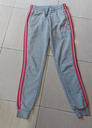 Спортивные штаны adidas