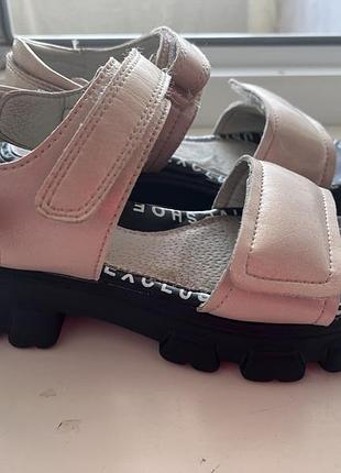 Босоніжки для дівчинки розмір 35