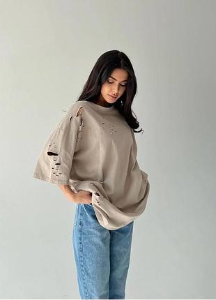 Стильна оверсайз футболка з порізами жіноча однотонна кулір