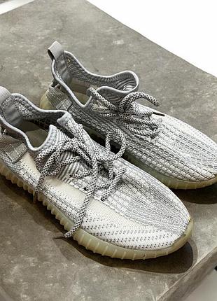 Кросівки жіночі дитячі