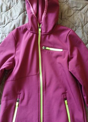 Куртка софтшел на 134-140см 2