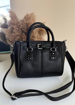 Жіноча стильна та якісна сумка з еко шкіри чорна