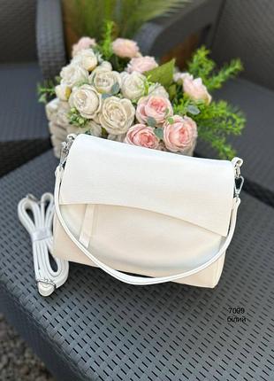 Женская стильная и качественная сумка из эко кожи белая