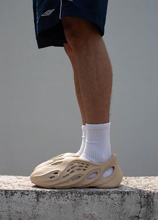 Мужские летние кроссовки adidas yeezy foam runner beige кроссовки зы фом раннер бежевый тапочки