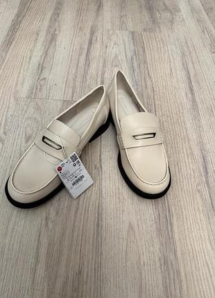 Нові! лофери туфлі жіночі stradivarius