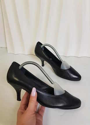 Класичні шкіряні туфельки-човники 5th avenue 37