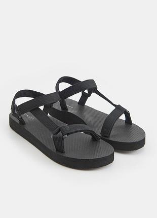 Новые легкие сандалии sinsay p.36
