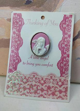 Брошь с керамической вставкой маленький ангел