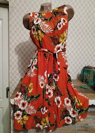 Сукня в тропічний принт