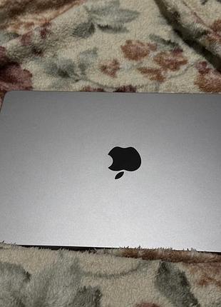 Macbook air m2 8/256 в дуже хорошому стані