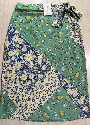 Дуже гарна та стильна брендова спідниця.