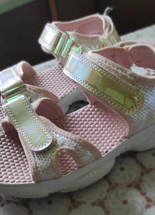 Дитячі босоніжки для дівчинки