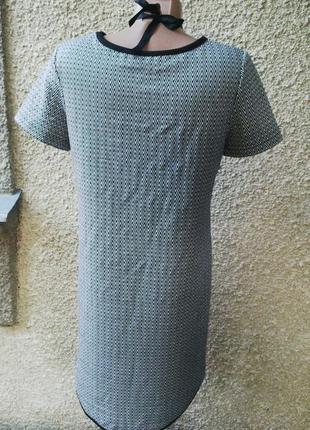 Платье,туника из фактурной,трикотажной ткани,прямого кроя,удлиненное по спинке, peacocks3 фото
