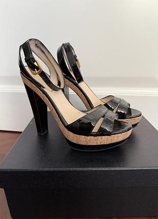Prada vintage босоніжки лакові