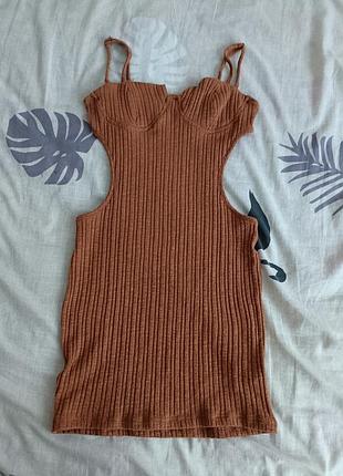 Открытое летнее платье