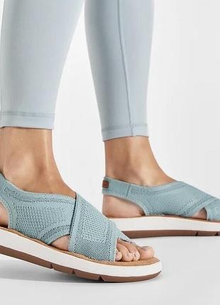 Нові босоніжки clarks 39,5 розміру