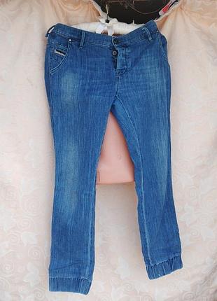 Джинси бренд