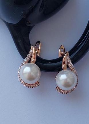 Серьги с перлами, новые.