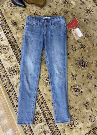 Levi’s 25 р голубые укорочённые джинсы с камнями6 фото