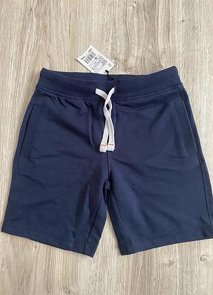 Шорти                           .