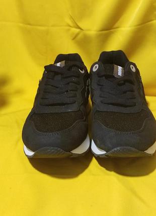 Черные женские кроссовки mtng