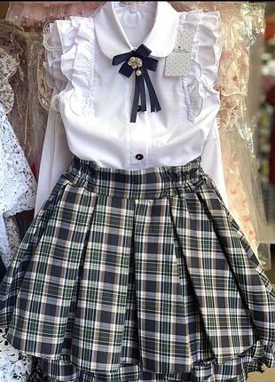 Школьная блуза белая брошь как на первом фото