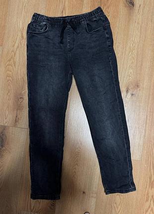 Джинси жіночі чорні на резинці джонери regular reserved укорочені, розмір s - m