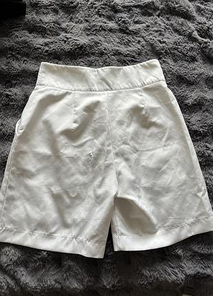 Білі шорти бермуди 3