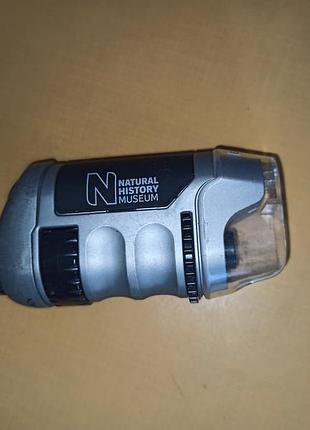Кишеньковий мікроскоп музею природознавства з підсвічуванням